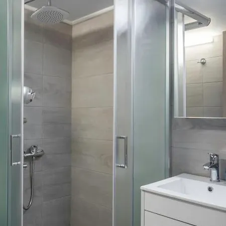 New And Renovated Close To Megaro Mousikis Διαμέρισμα *