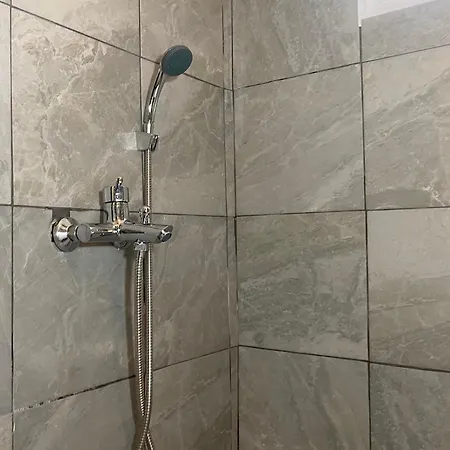 Spacious 2 Bedroom Downtown - Explore Center By Foot *