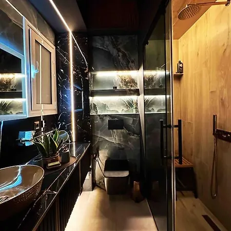 Luxury Designed Penthouse Center Near Metro Jaccuzi Fireplace View Bar Art Athens