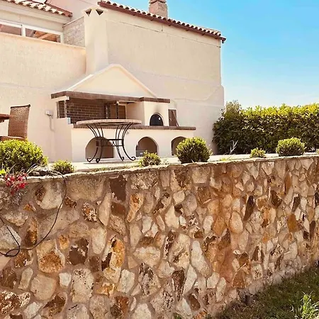 Escape In Anavissos Holiday home