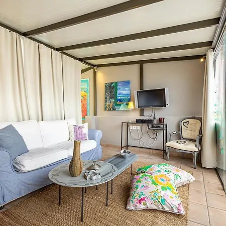 Arthome Acropolis View