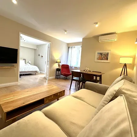 Apartment Queens Avenue *