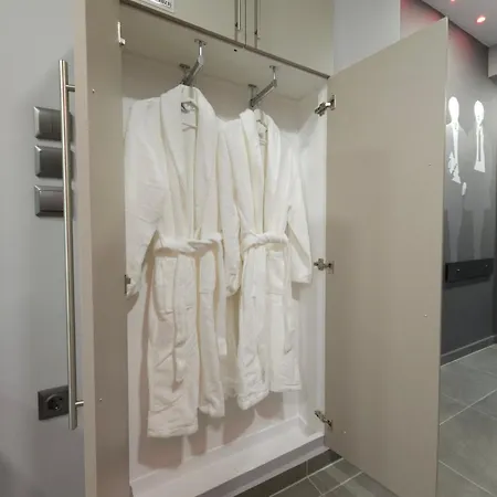 Dione Luxury Business In The Heart Of * Athens