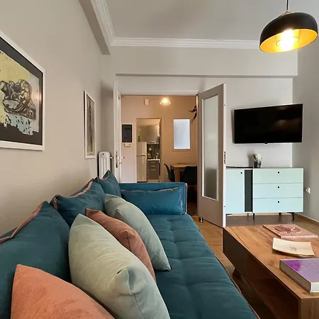 Apartment Artist's 1 Bd In Keramikos