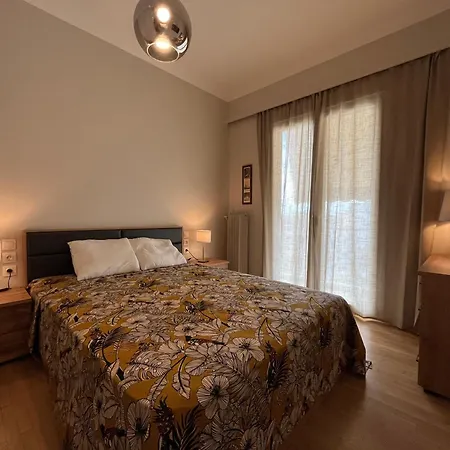 Artist's 1 Bd In Keramikos Apartment *