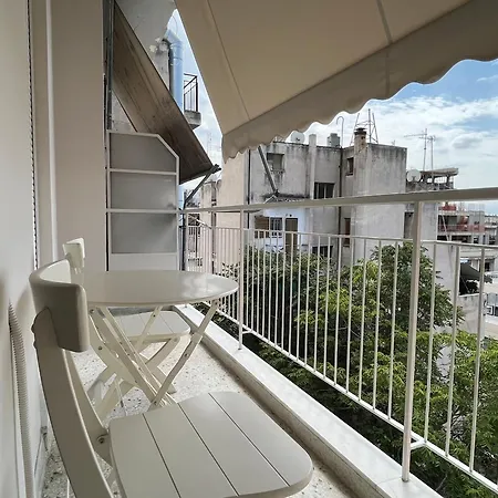 Apartment Artist's 1 Bd In Keramikos Athens