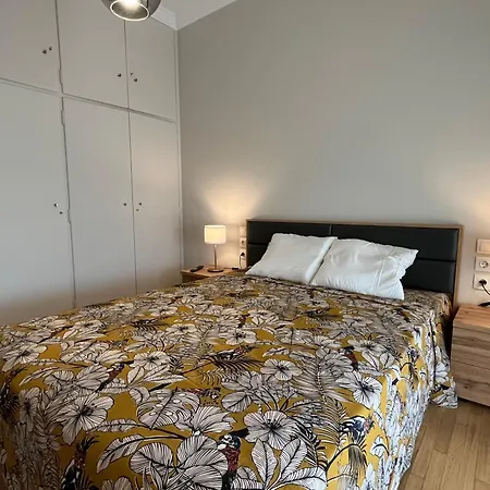 Apartment Artist's 1 Bd In Keramikos