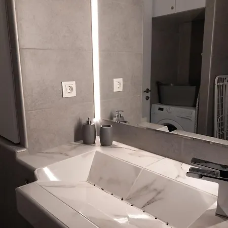 Leo Apartment Athens