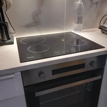 Leo Apartment