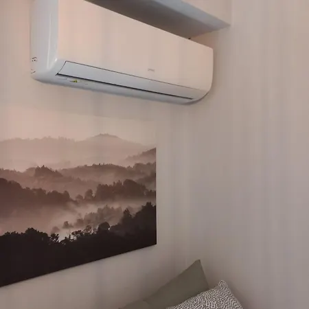 Leo Apartment