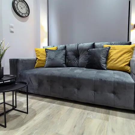 Elegant Dwelling Apartment *