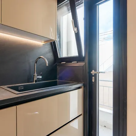 Corner Penthouse In Acropolis *