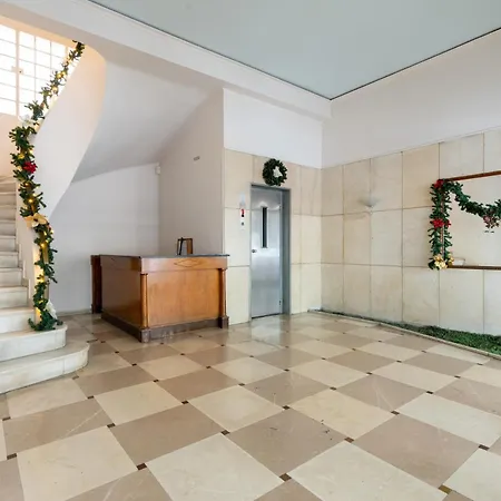 Corner Penthouse In Acropolis *