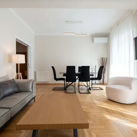 Corner Penthouse In Acropolis Apartment *