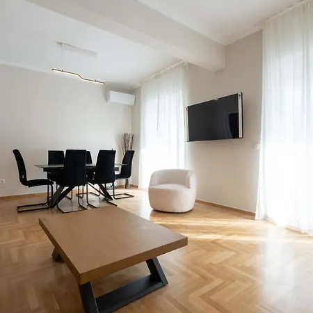 Corner Penthouse In Acropolis