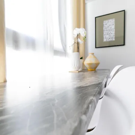 Vibrant Close To Panepistimio Metro-zaloggou Str Apartament *