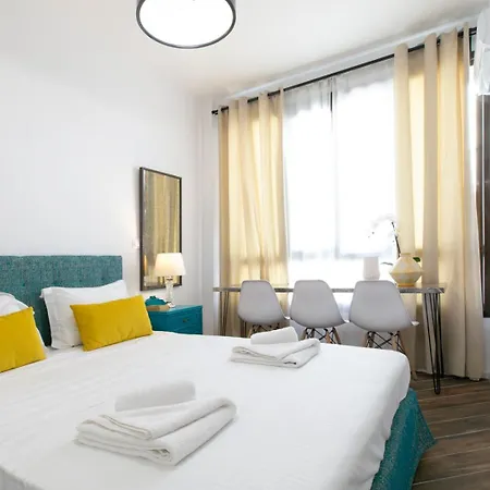 Vibrant Close To Panepistimio Metro-zaloggou Str