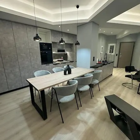 Διαμέρισμα Luxury In *