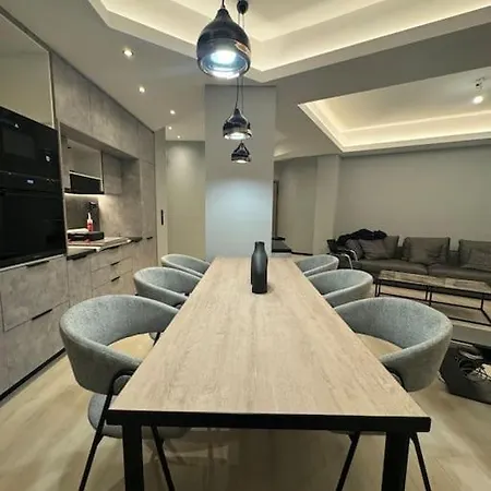 Διαμέρισμα Luxury In *