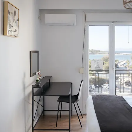 Glyfada Cozy Living * Athens