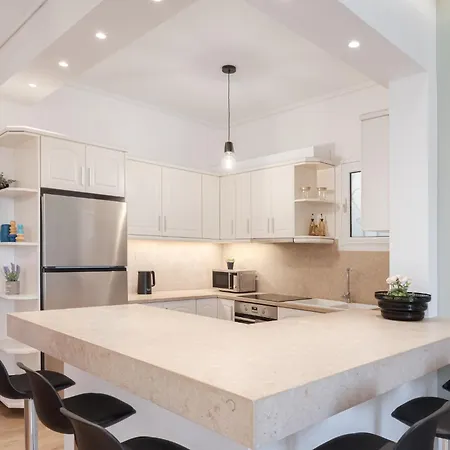 Glyfada Cozy Living Apartment Athens