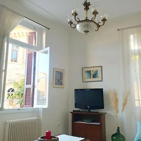 Calliope's Neoclassical In The Heart Of Plaka Athens