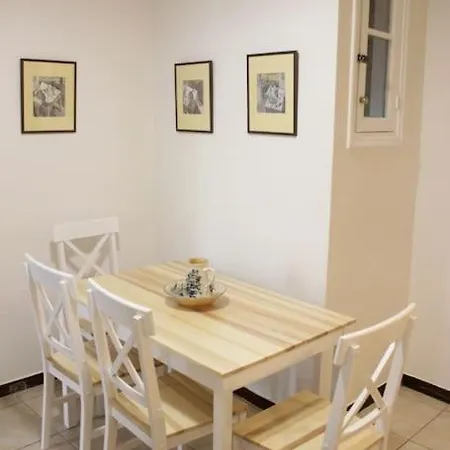 Calliope's Neoclassical In The Heart Of Plaka