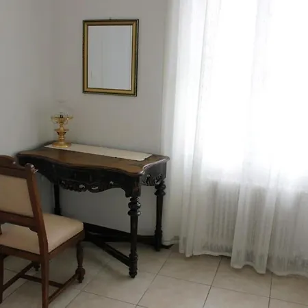 Calliope's Neoclassical In The Heart Of Plaka * Athens