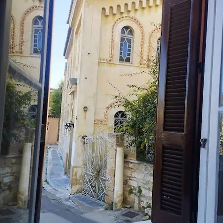 Calliope's Neoclassical In The Heart Of Plaka *