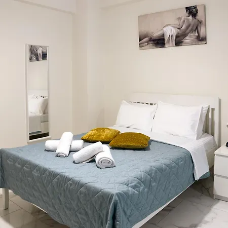 Nikitara Nook-close To Metro And Train