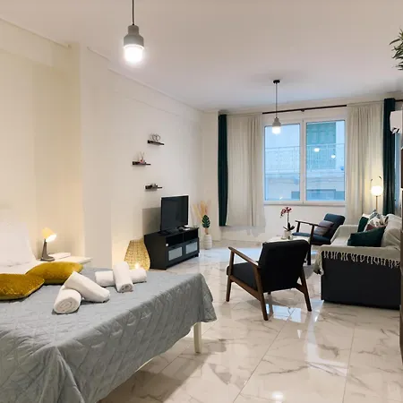 Nikitara Nook-close To Metro And Train