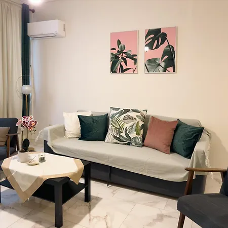 Nikitara Nook-close To Metro And Train