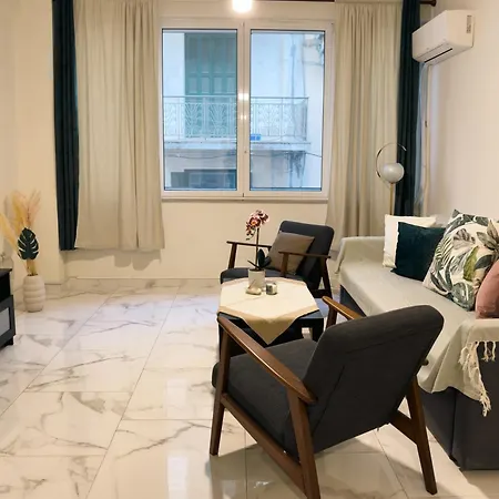 Nikitara Nook-close To Metro And Train *