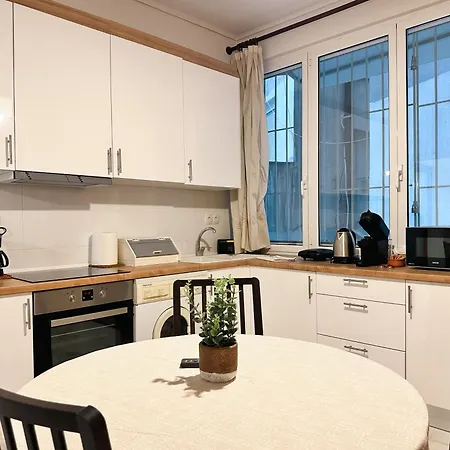 Nikitara Nook-close To Metro And Train *