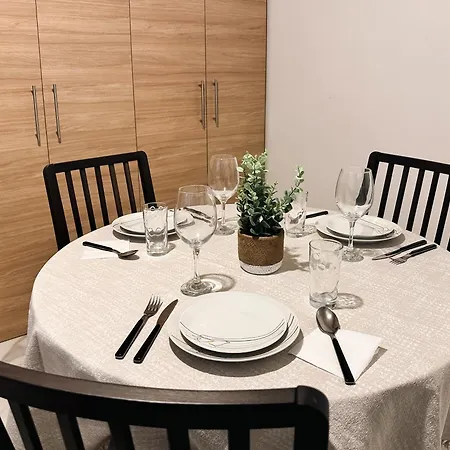 Apartment Nikitara Nook-close To Metro And Train *