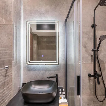 Nature-infused Vibes & Nightlife Apartment Athens