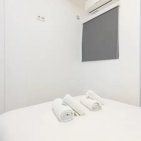 Cozy In Kato Petralona Apartment