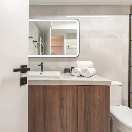 Apartment Cozy 2 Bedroom Flat At Mavili Square - Xenias *