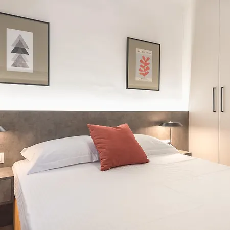 Cozy 2 Bedroom Flat At Mavili Square - Xenias Apartment