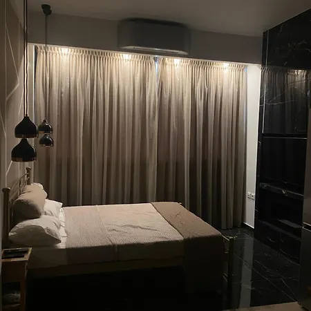 Apartment Next To Metro St Athens! *