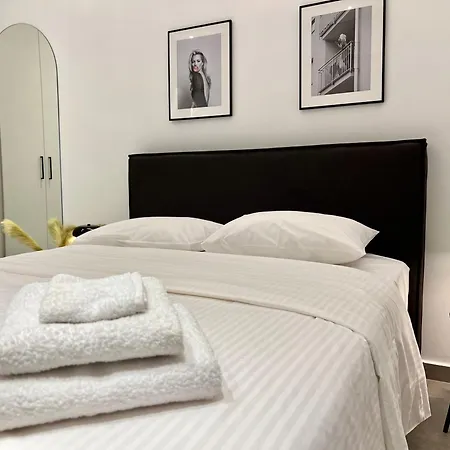 Apartment Yourathens-alice, Urban Stylish With Shaded Balcony Near Kolonaki, Center *
