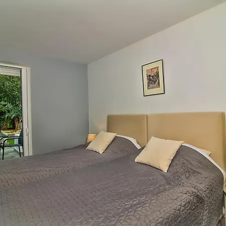 Livas Voula Garden Holiday home *