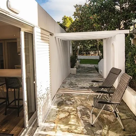 Livas Voula Garden