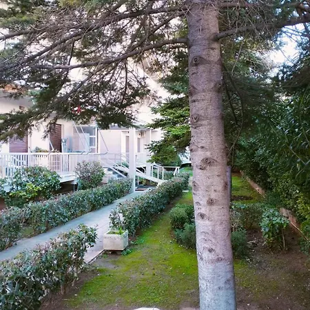 νέο ανακαινισμένο 70τμ στο μαρούσι Apartment