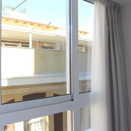 Metropolis Luxury Living *