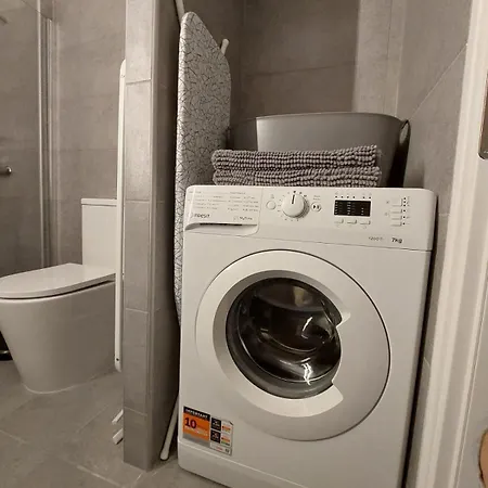 Leo Apartment