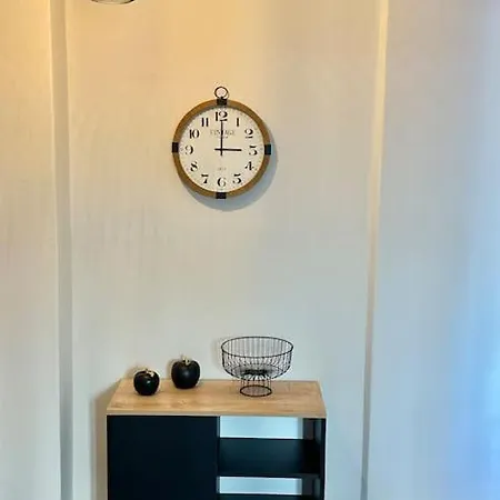 Apartment House In Plaka Athens