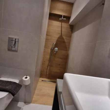 Stylish Near Hilton, Self Check-in! Apartment *