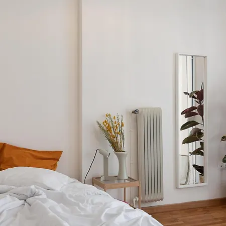 Apartment With Sunny Balcony In Exarcheia Athens