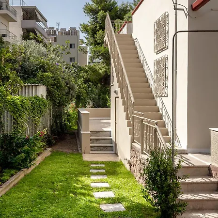 Private House - Garden - Glyfada Villa *